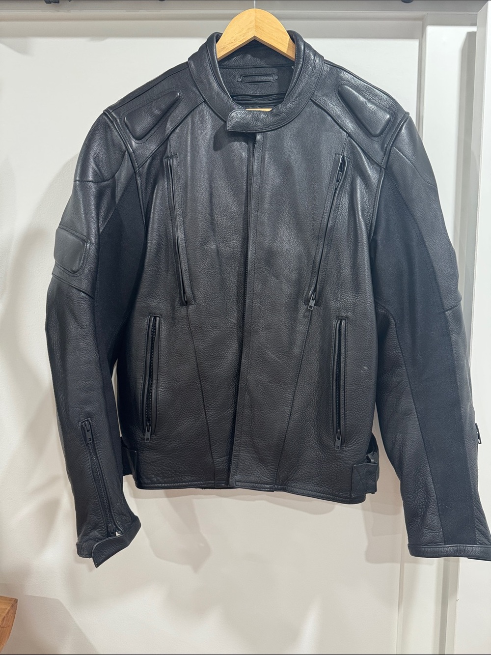 Men's Black Leather motorcycle Jacket - Classic Biker Style